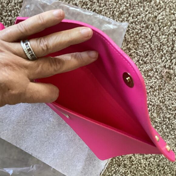 New Juicy Couture Pink Faux Leather Envelope Clutch Purse w/ Gold Studs - Picture 5 of 6